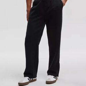 Mode Of One NWT Black Joggers Small